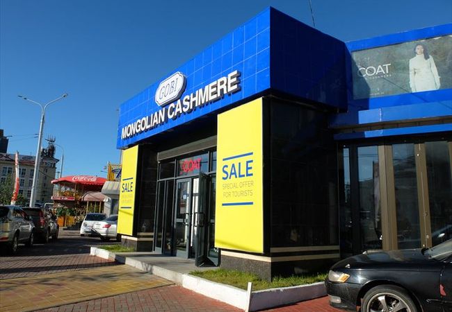 ウランバートル市内にいくつもあるGOBIのカシミア製品の店の一つ