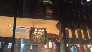 シンガポール発