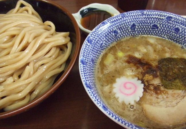 行列のできるつけ麺