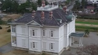 白亜の洋館、一見の価値あり！