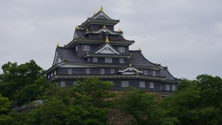 岡山城の外観復元天守