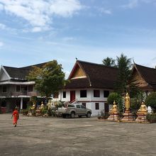 内部は僧房などもあり