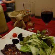 前菜のフォアグラのソテー！