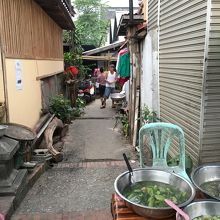 こういう路地裏も楽しい