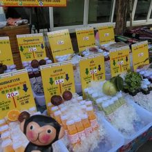 ドリンク1つ10バーツ、トウモロコシが◎