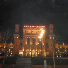 夜間はライトアップ