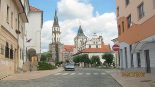 旧市庁舎の周りは過去にスリップします。