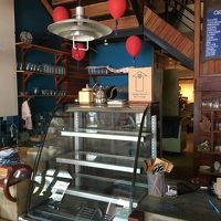 エントランスはカフェ