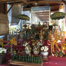 なんか色々祀られてる