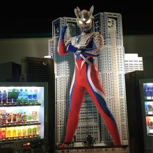 なぜかウルトラマンゼロが