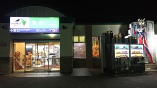 麺類が豊富なフードコートのサービスエリア