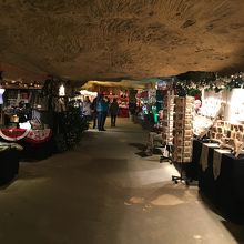 ショップや飾りがたくさん