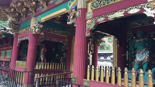 4体の夜叉が霊廟を守る