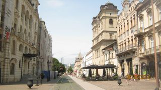 町の南北を通るメインストリートです。