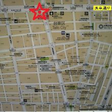 西照寺は、浅草通りと清洲橋通りの交差点の西に位置しています。