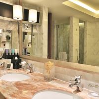 機能的です。シャワー、バスタブがあります。TV付き