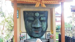 悲しい歴史を背負う　大仏様はお顔だけ