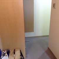 コの字になった部屋の造り。これは時代を感じるクローゼットｗ