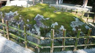 温羅退治の伝説が残る石