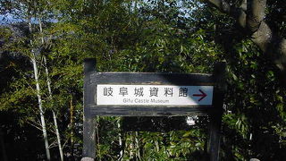 甲冑などがたくさん展示されています