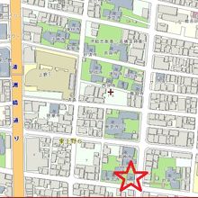 真照寺は、清洲橋通りの東側の左衛門橋通りの西側に面しています