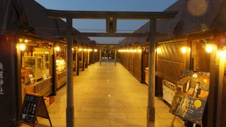 駅の屋上に本式の神社