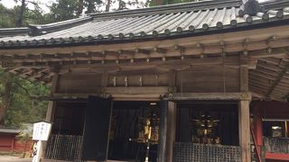 三つの神輿を収める