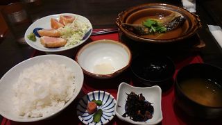 メインがえらべる定食がおすすめです