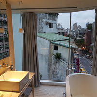 カーテンを閉めないと丸見えです（笑）