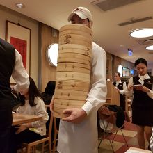 運ばれてきます