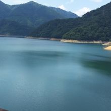 九頭竜ダムより見る九頭竜湖。