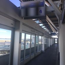 空港から市内への電車BART