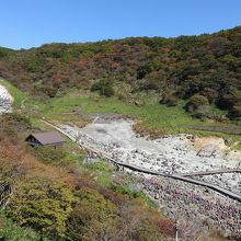 殺生石や千体地蔵が見えます。