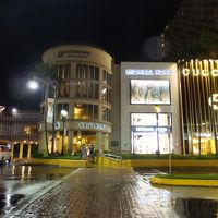 ＤＦＳの目の前でも、ブランドショップがホテル内にある