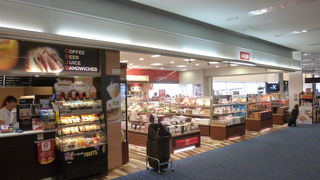 第一ターミナル内に何か所かあります。