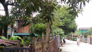 素朴な機織り工房