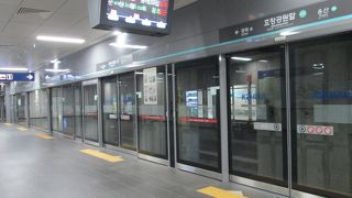 乗り換えに歩くところが多い