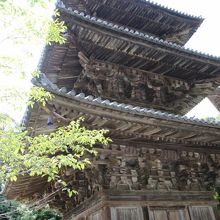 国宝に指定されている三重塔