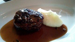 カジュアルなホテルのレストラン