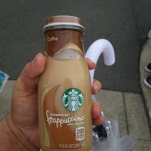 アメリカのスタバは瓶があるんですよ！！