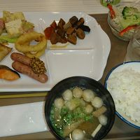 朝食は、サラダをもう少し充実させてほしいかな。