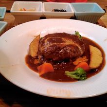 ハンバーグの定食