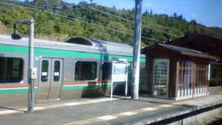 山寺や作並温泉など沿線に名所が多いです