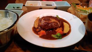 洋食が中心のお店です