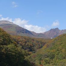 茶臼岳と朝日岳。