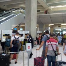 自販機に並びます。