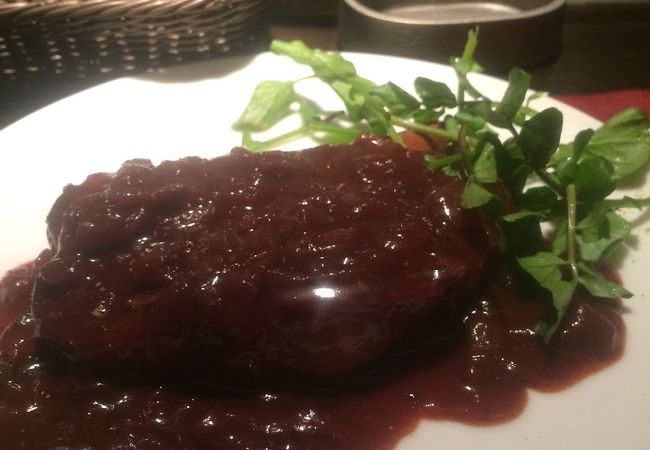 大人なカウンターのあるスペインバル