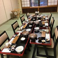 夕食は専用部屋でいただきました