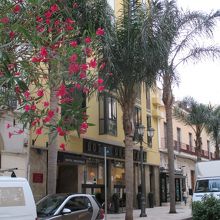 ウンベルト１世通りです