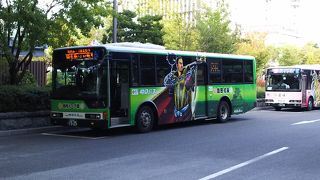 眺めても楽しいラッピングバス